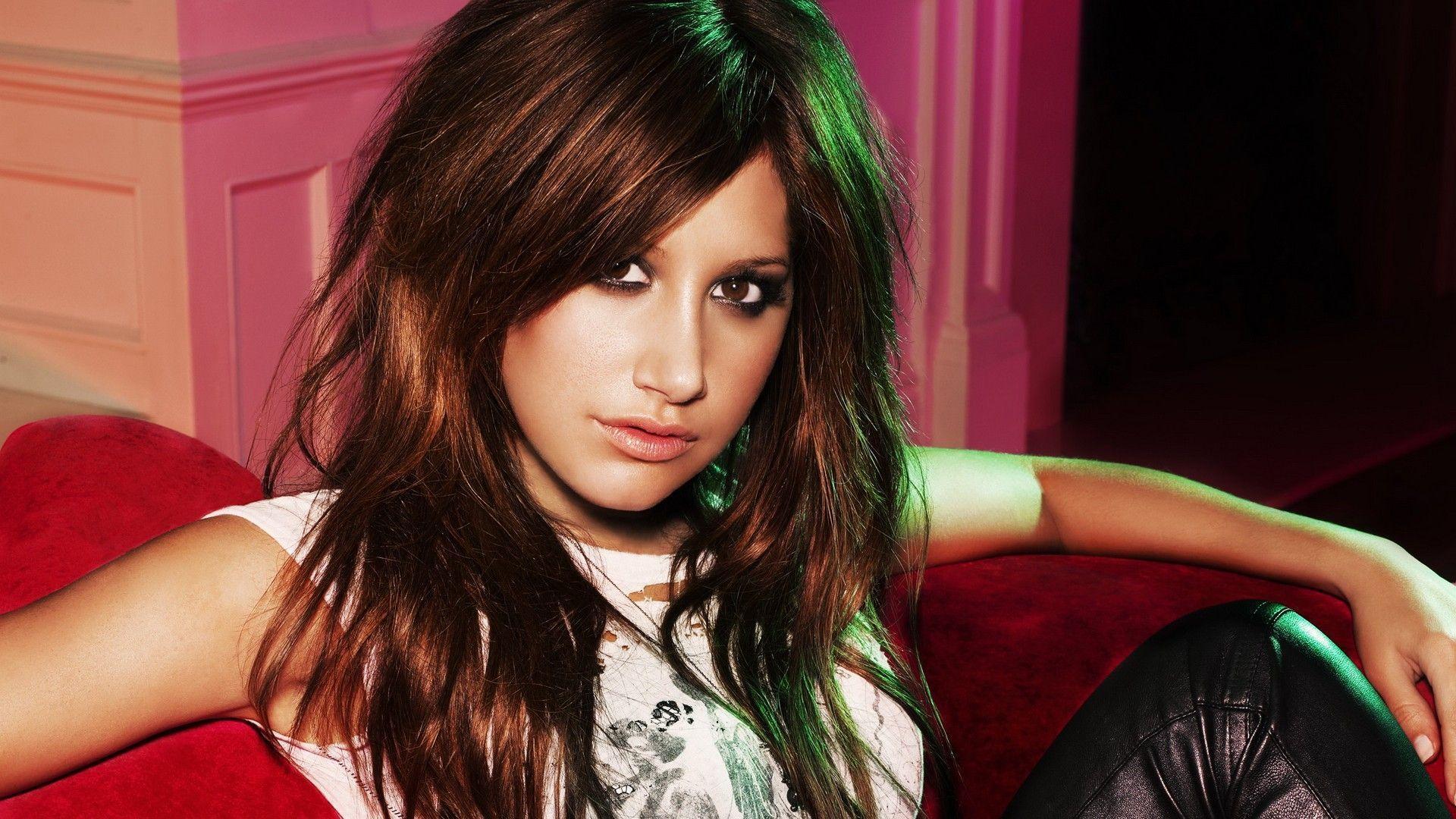 The Image of Women Music Pop USA Ashley Tisdale Hellcats New
