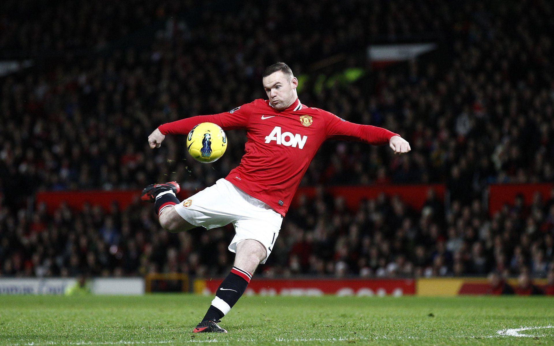 Rooney To Shoot Ball Wallpaper
