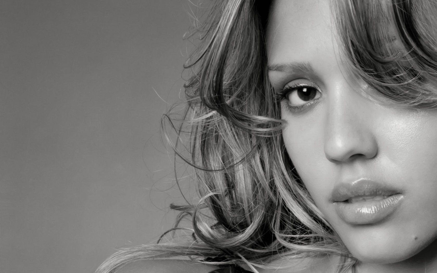 Free Jessica Alba Wallpaper