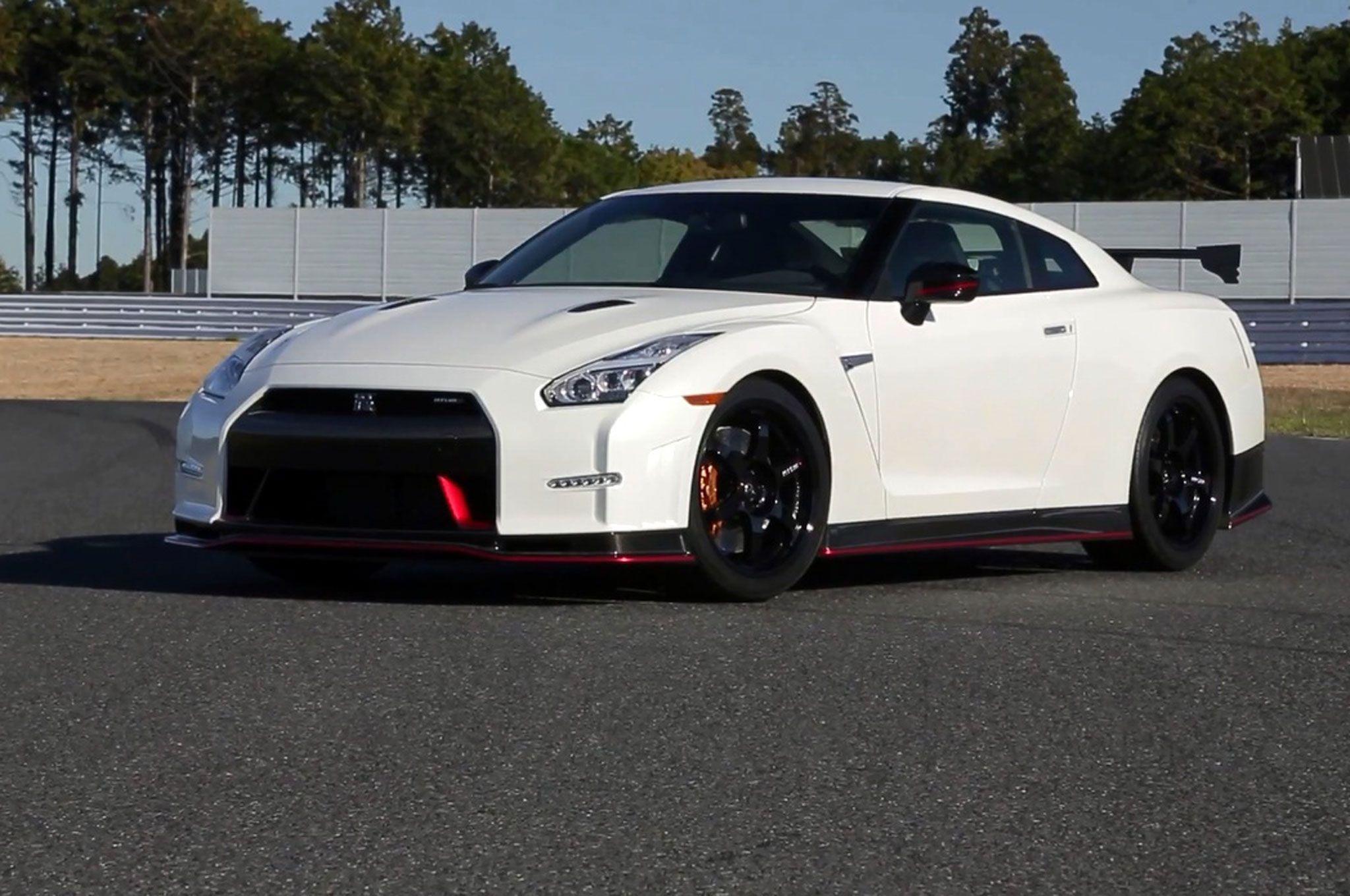 Nissan GTR HD Desktop Background