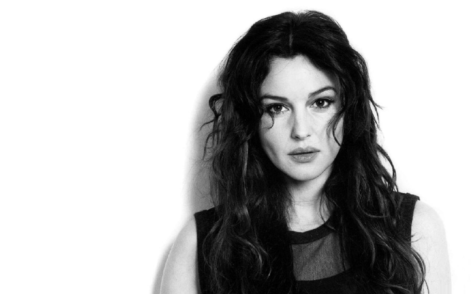 Monica bellucci wallpaper