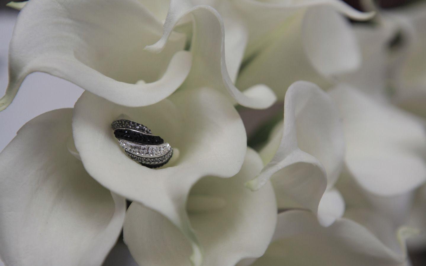 Ring and White Calla Lilies widescreen wallpaper. Wide