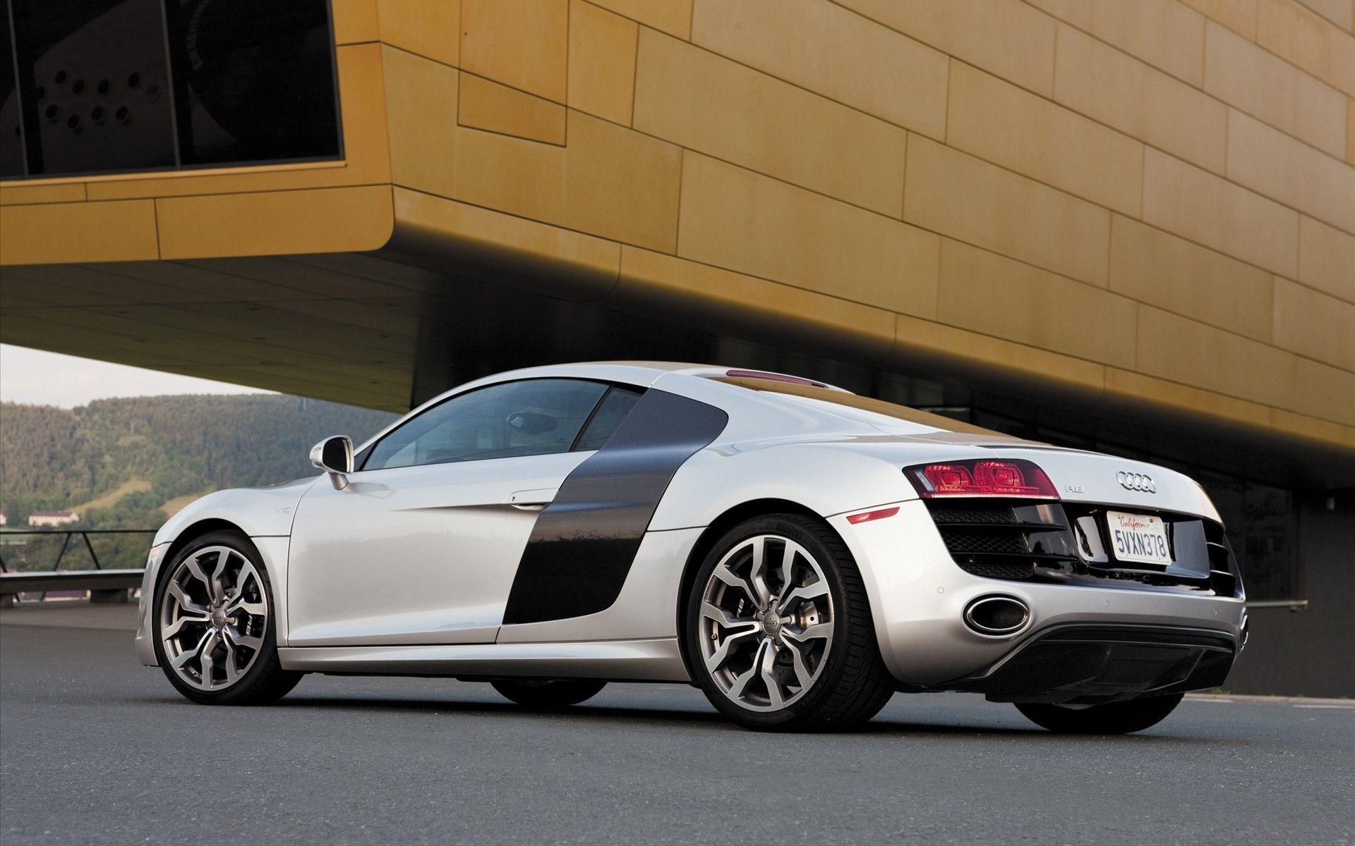 Audi R8 V10 Wallpaper. New and Used Cars Online Wallpaper. New