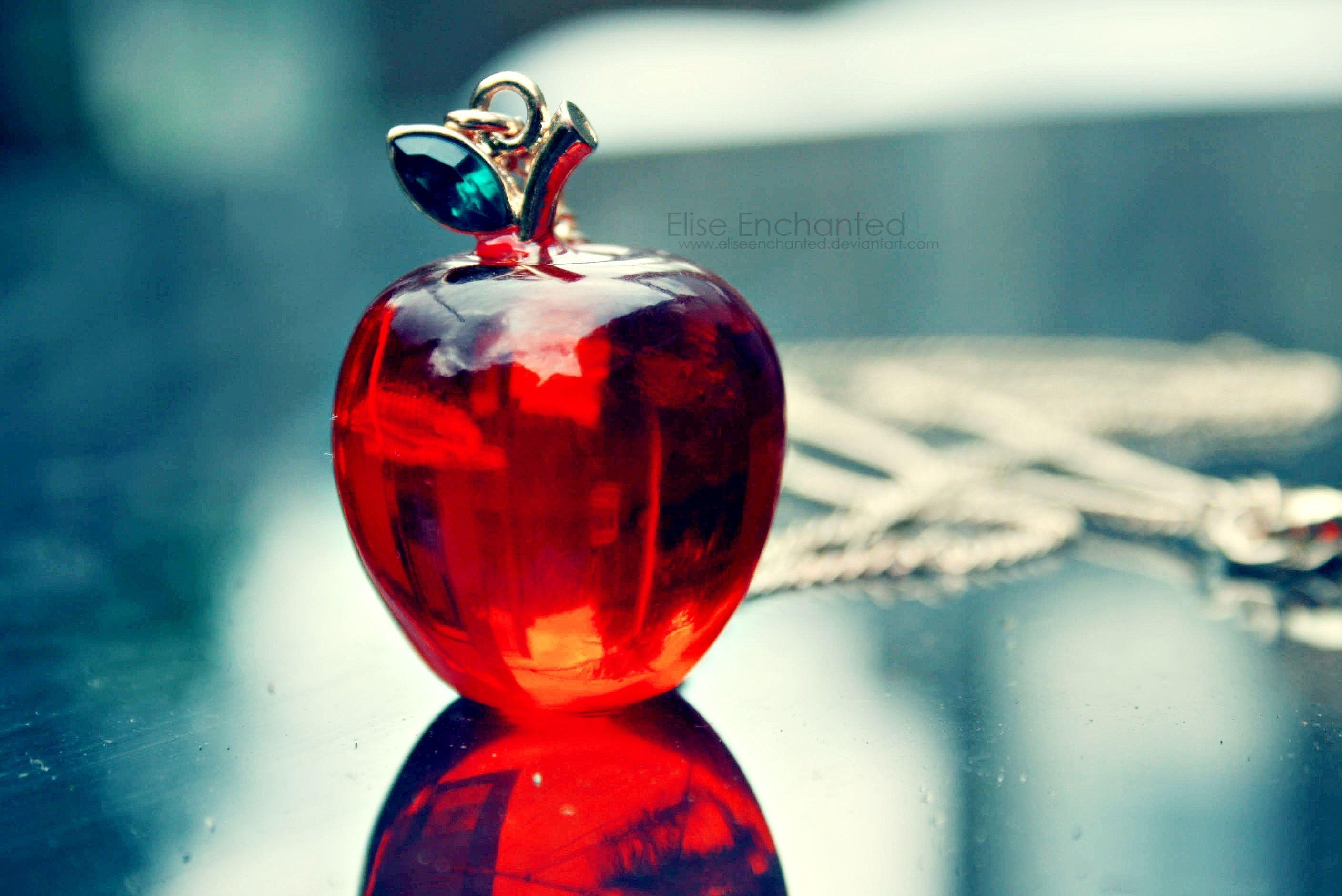Red Apple Wallpaper Image & Picture