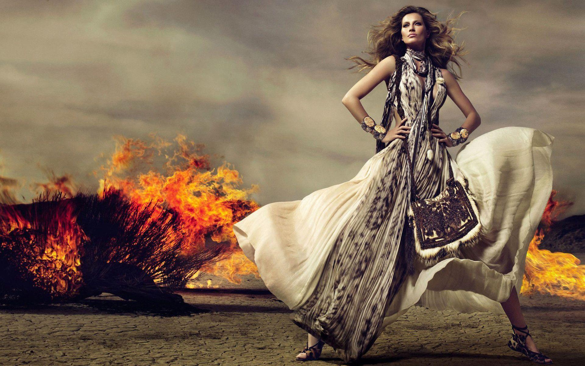 HD Wallpaper Gisele Bundchen Fashion Wallpaper