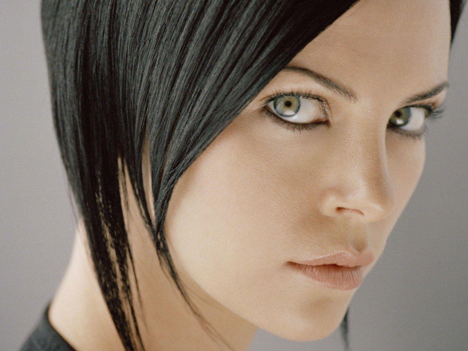 Download wallpaper Aeon Flux, Г†on Flux, film, movies free desktop