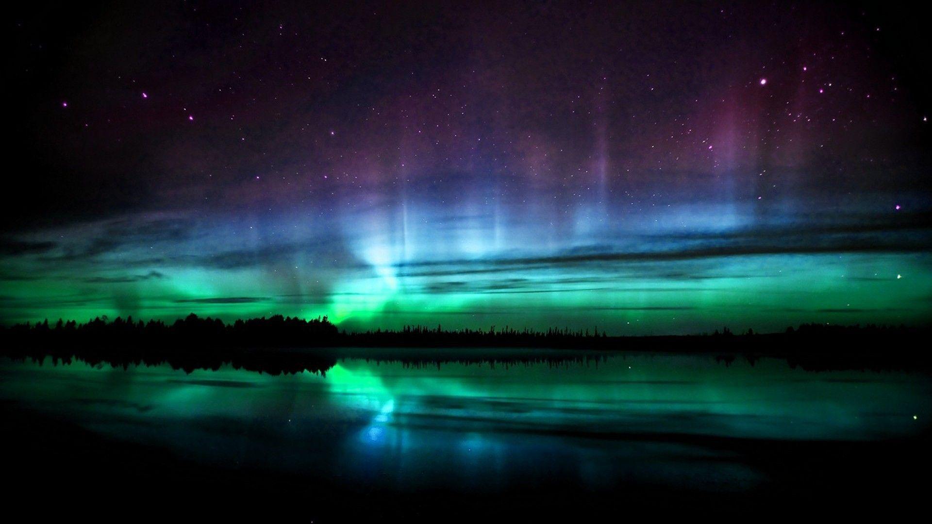 Beautiful Borealis Aurora HD Background Picture