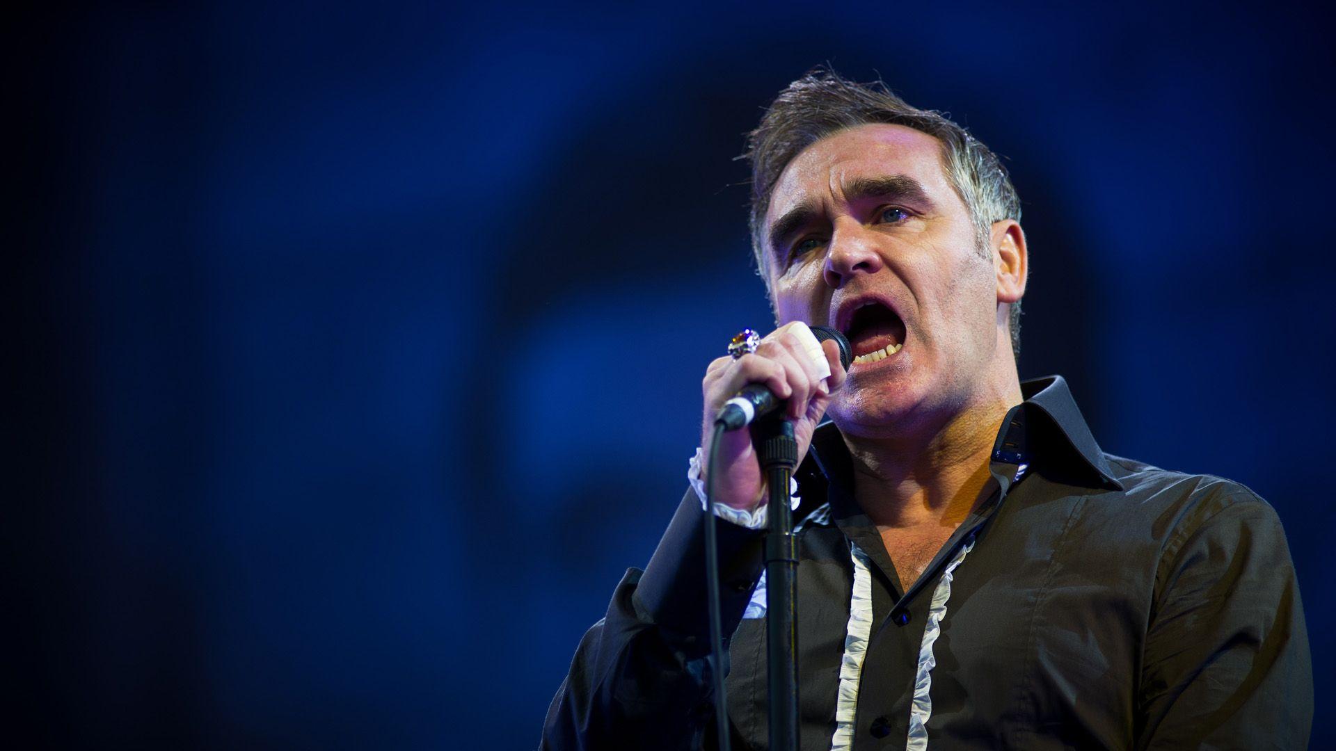 With All The Soul In The World": Morrissey&;s dramatic apology