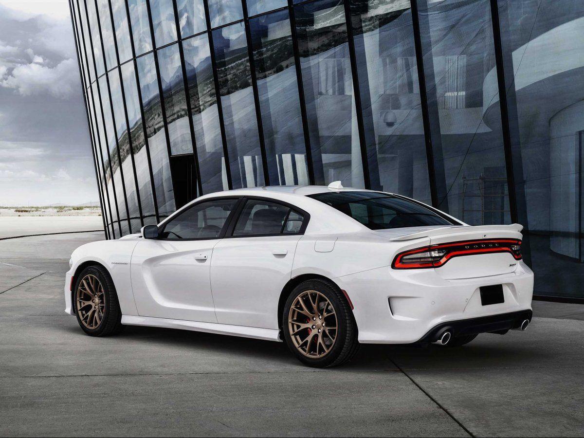 Dodge Charger SRT Hellcat (2015): the world&;s fastest saloon. Car