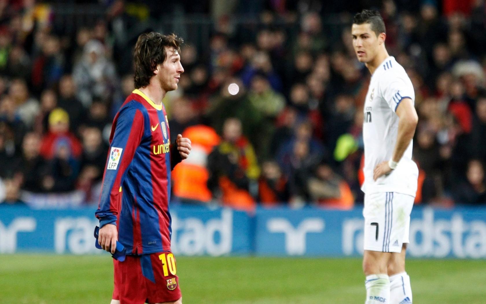 Lionel Messi And Cristiano Ronaldo Friends Wallpaper
