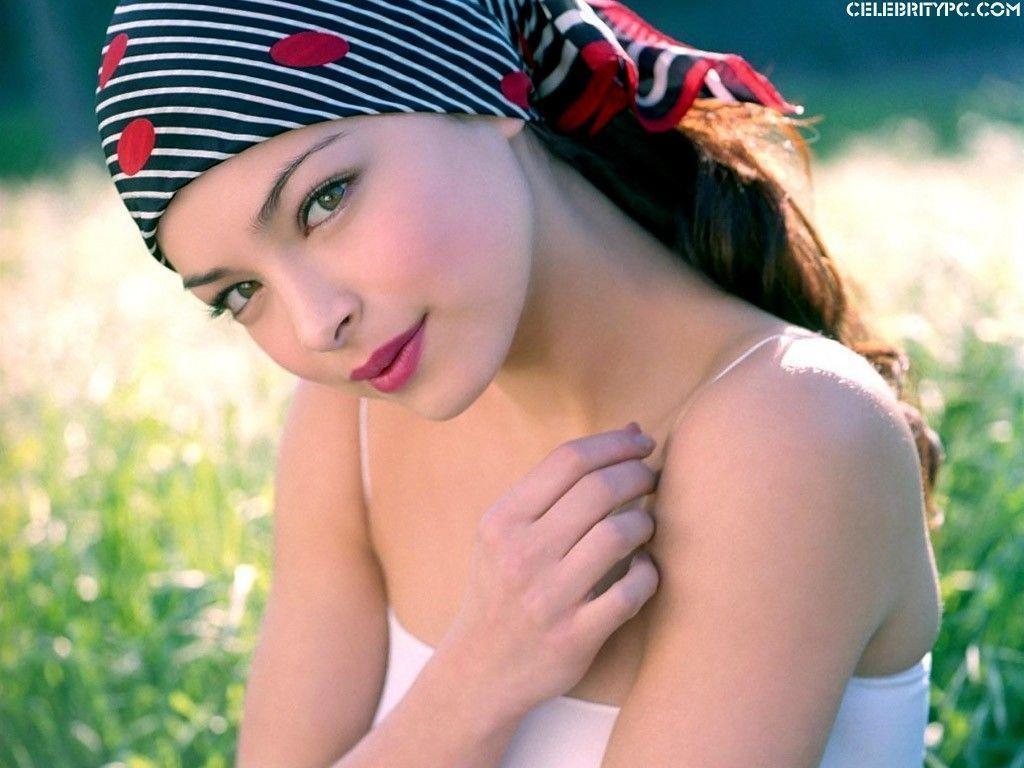 Kristin Kreuk Cute wallpaper Wallpaper Wallpaper 43314