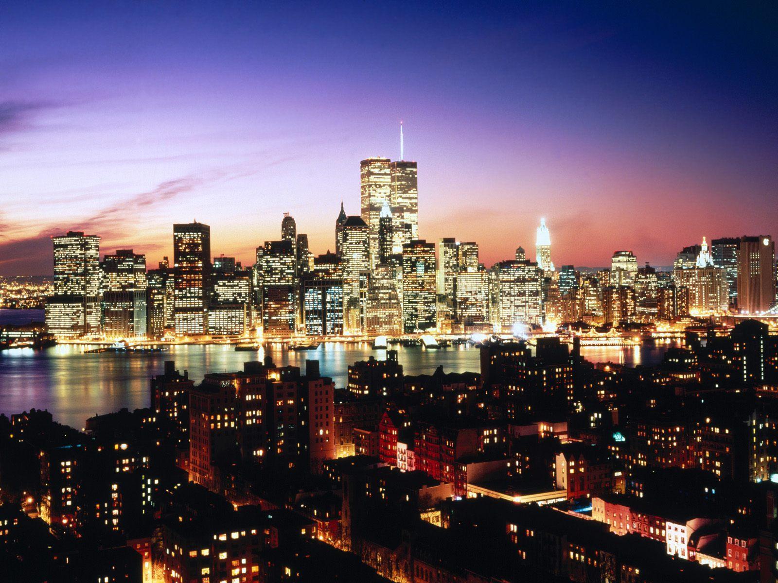 Lower Manhattan as seen over Brooklyn Heights, New York Wallpaper