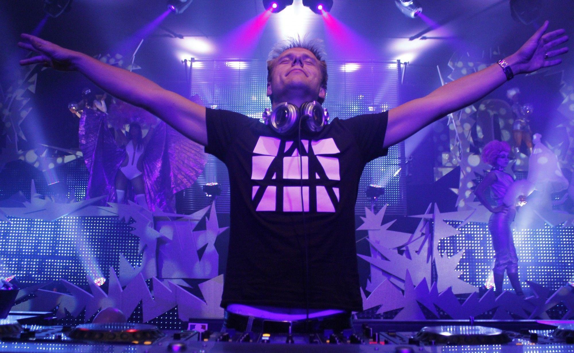Pix For > A State Of Trance