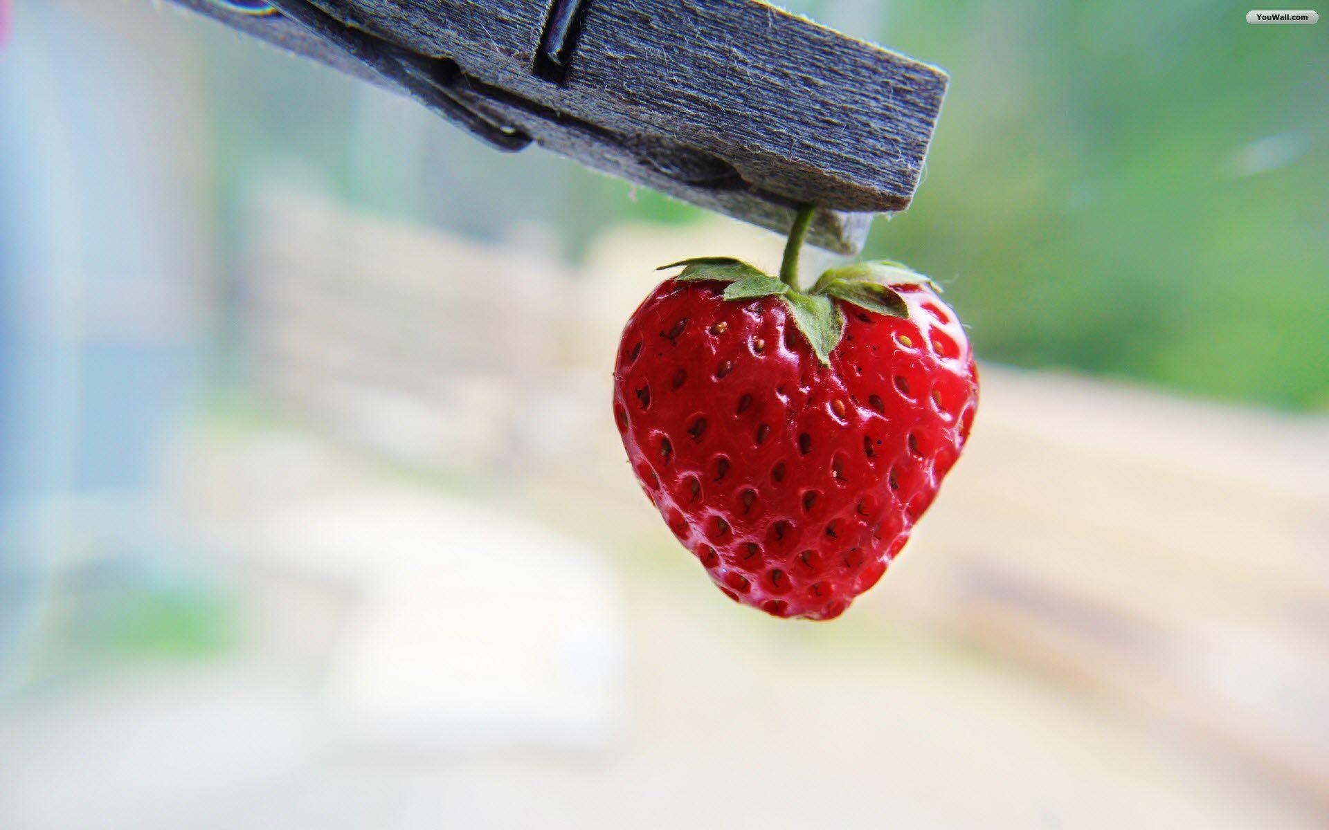 Wallpaper For > Cute Strawberry Wallpaper