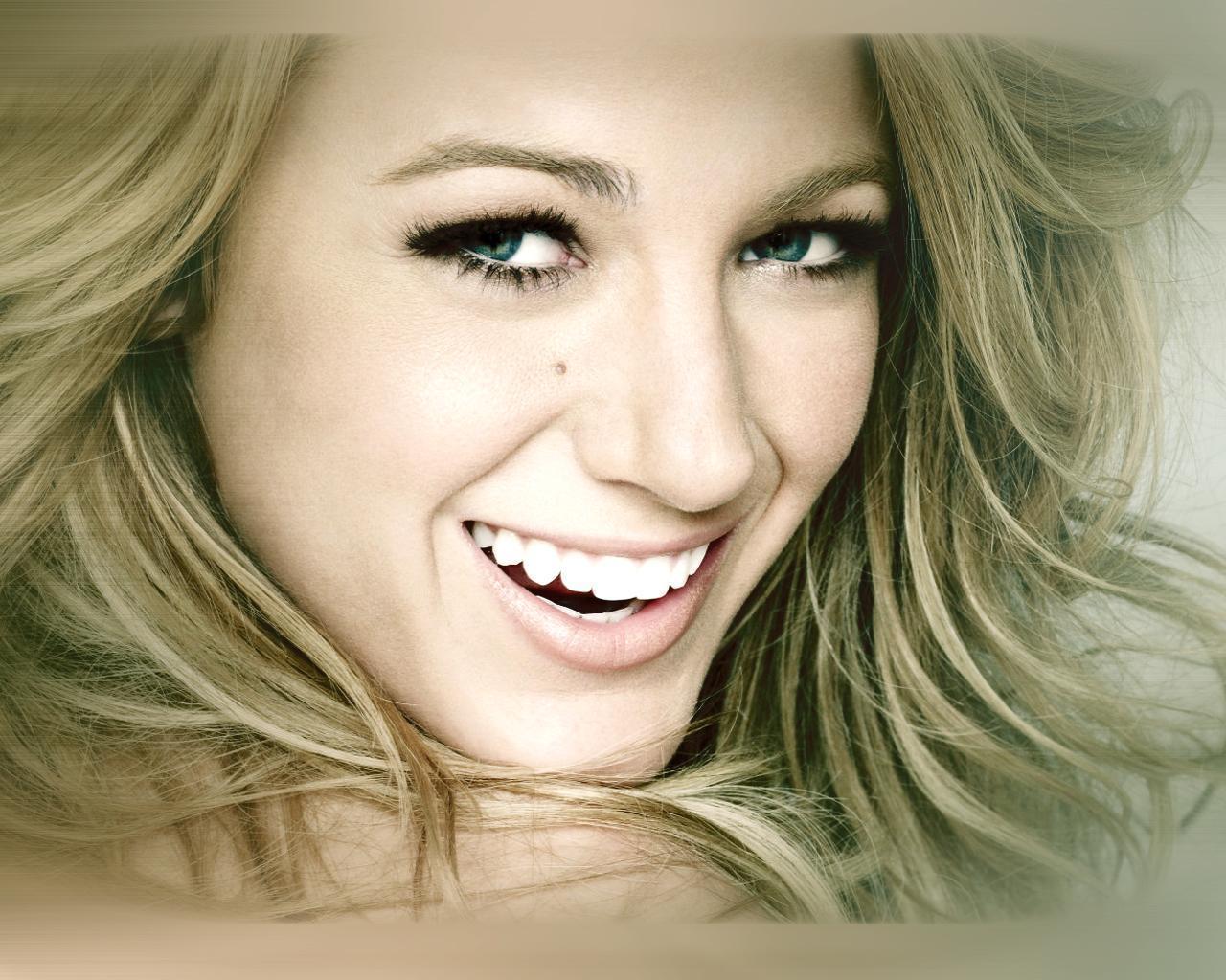 Blake Lively Lively Wallpaper