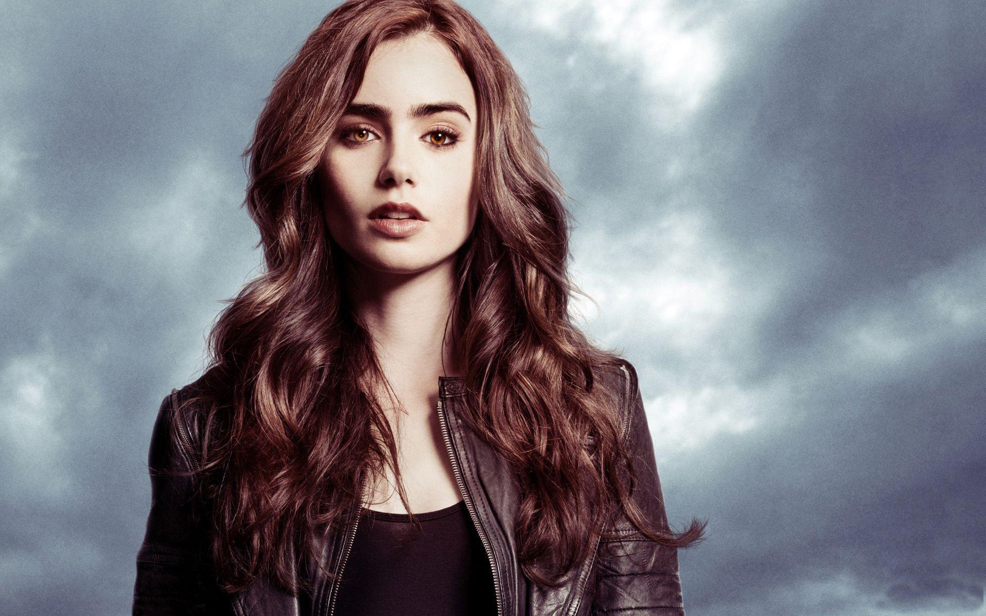 Lily Collins In The Mortal Instruments City Of Bones / Wallpaper as