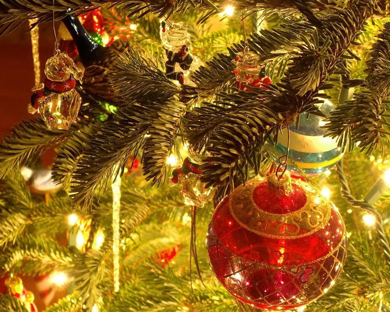 Xmas Stuff For > Traditional Christmas Tree Ornaments