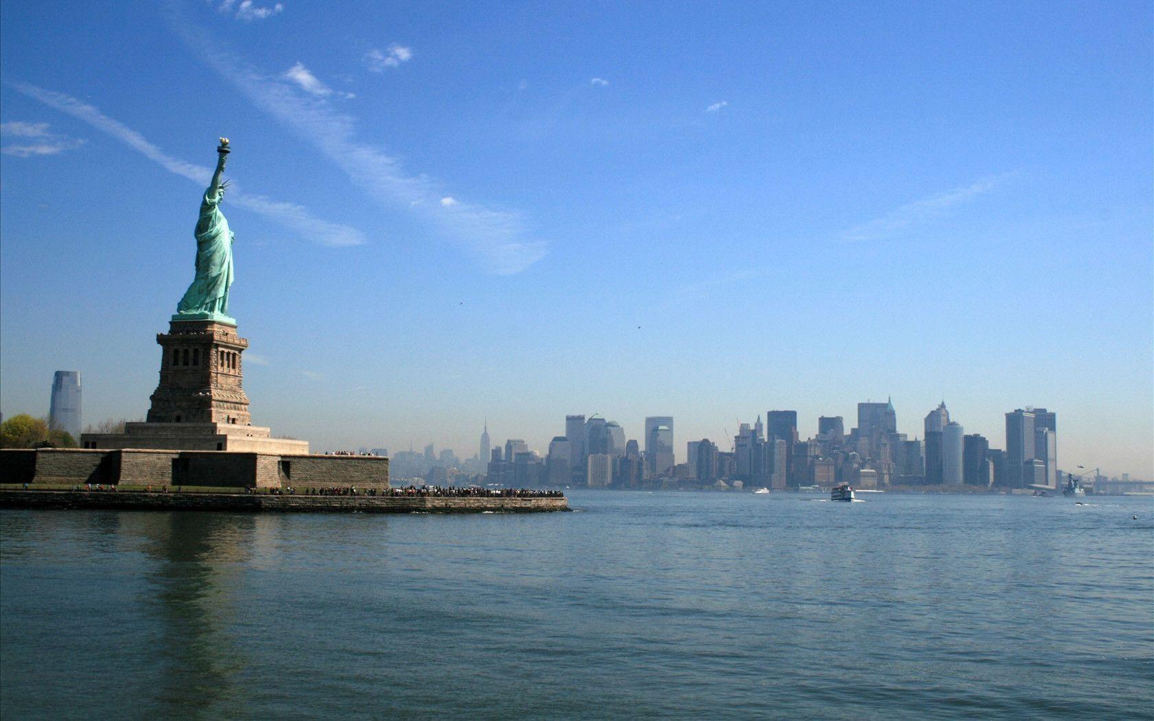 Statue Of Liberty Manhattan 1680x1050 wallpaper