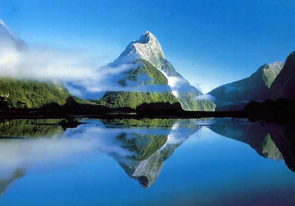 Mountain Background HD Desktop Background. Desktop Background HQ