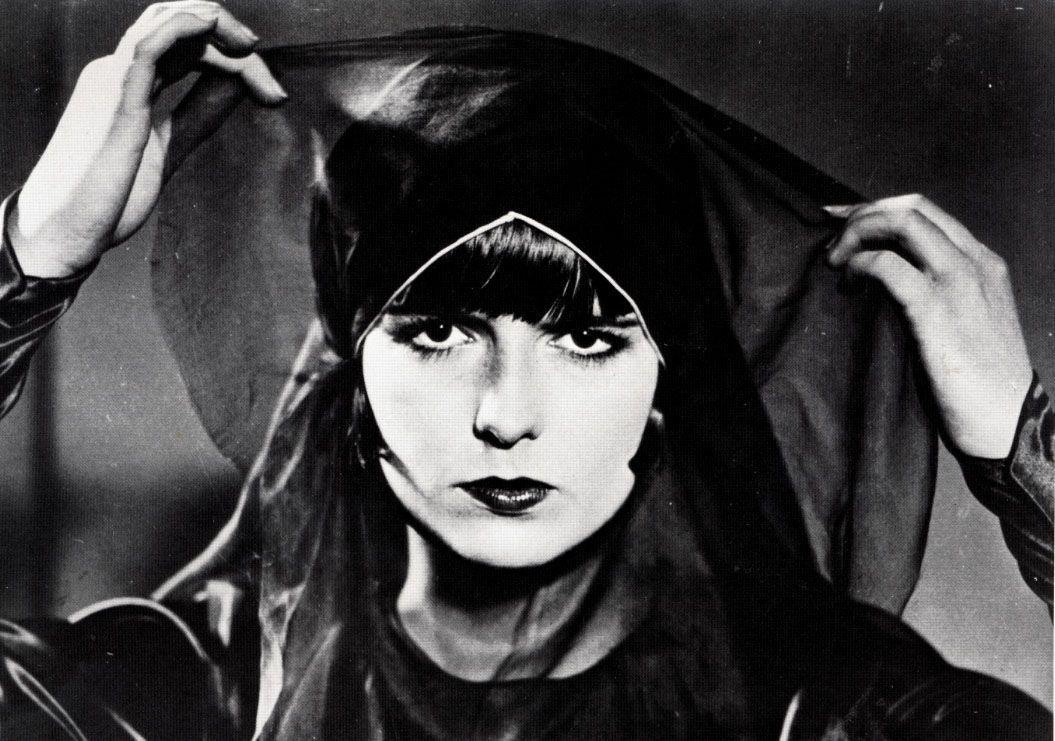 Gallery For > Louise Brooks Wallpaper