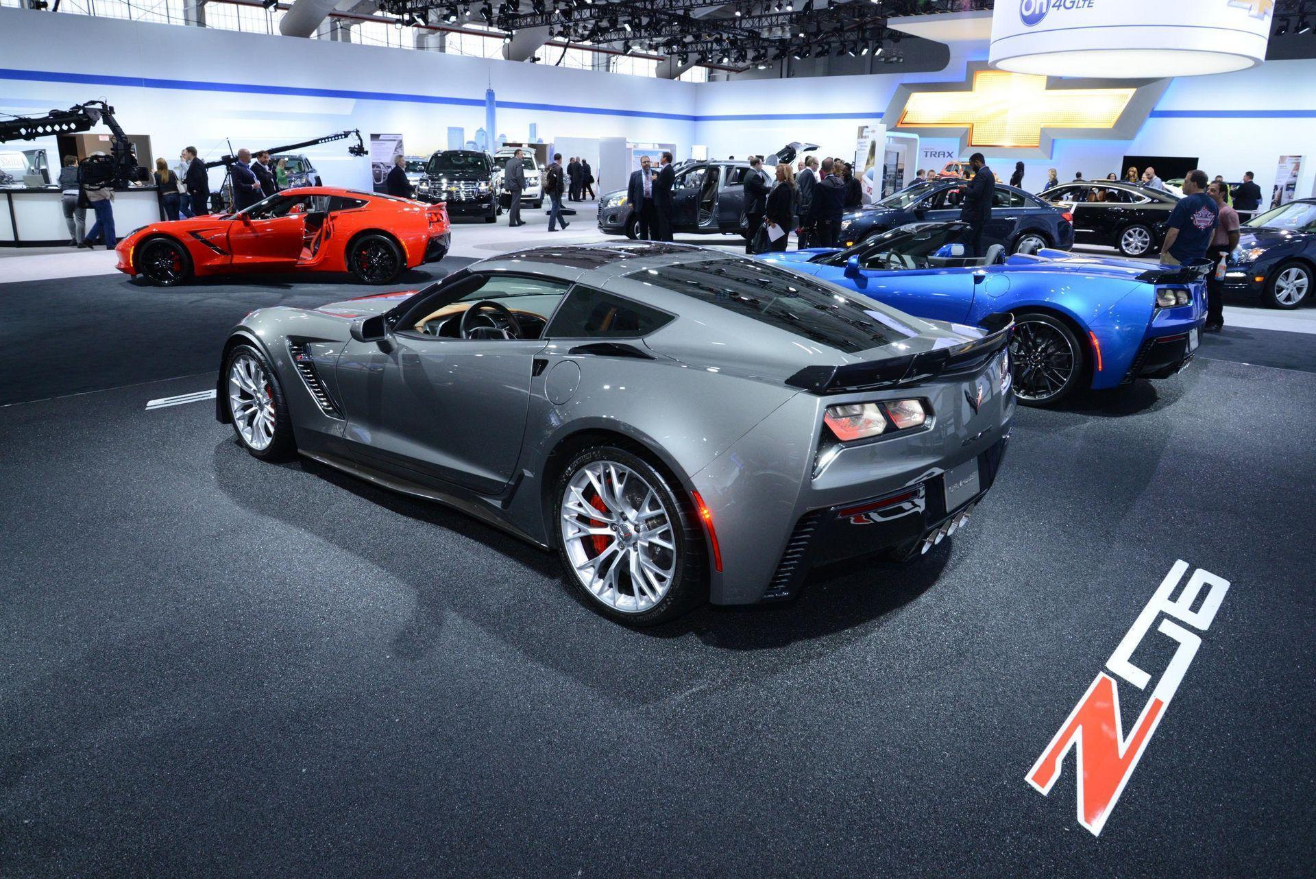 Chevrolet Corvette Stingray Full HD Wallpaper