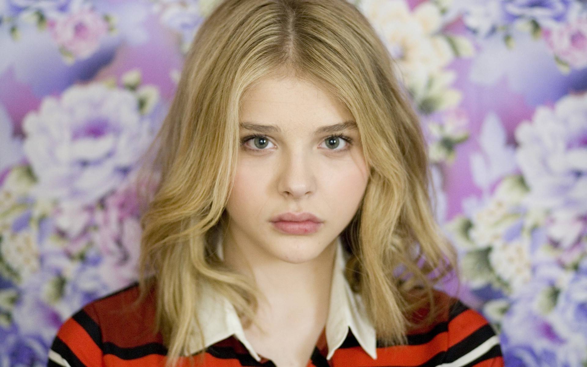 Chloe Moretz HD Wallpaper Android Application