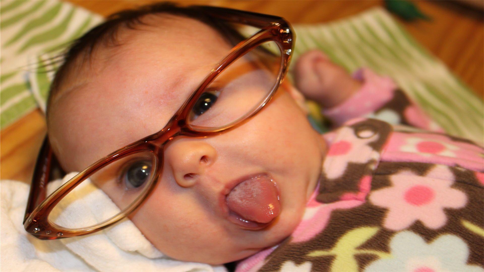 funny baby wallpaper