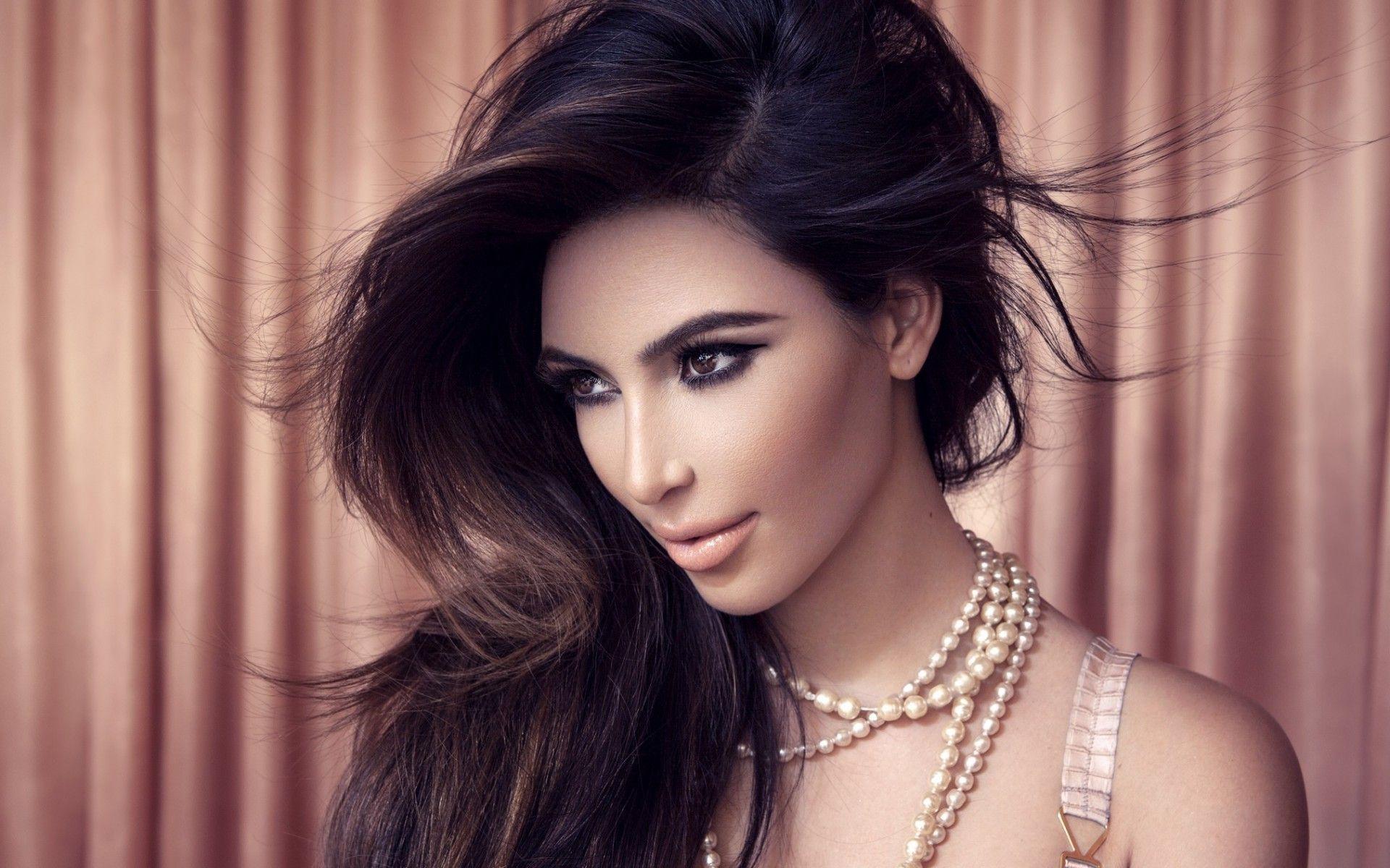 Kim Kardashian Wallpaper Widescreen HD