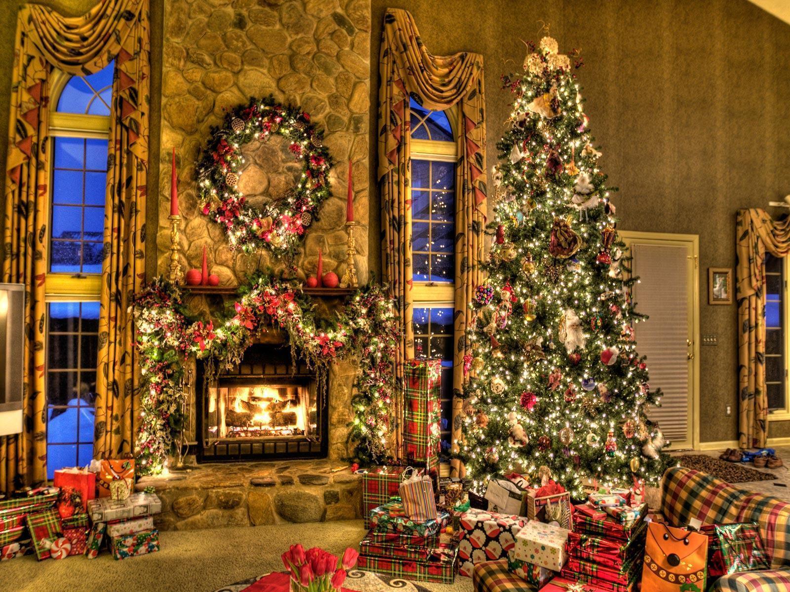 Beautiful Christmas tree Wallpaper