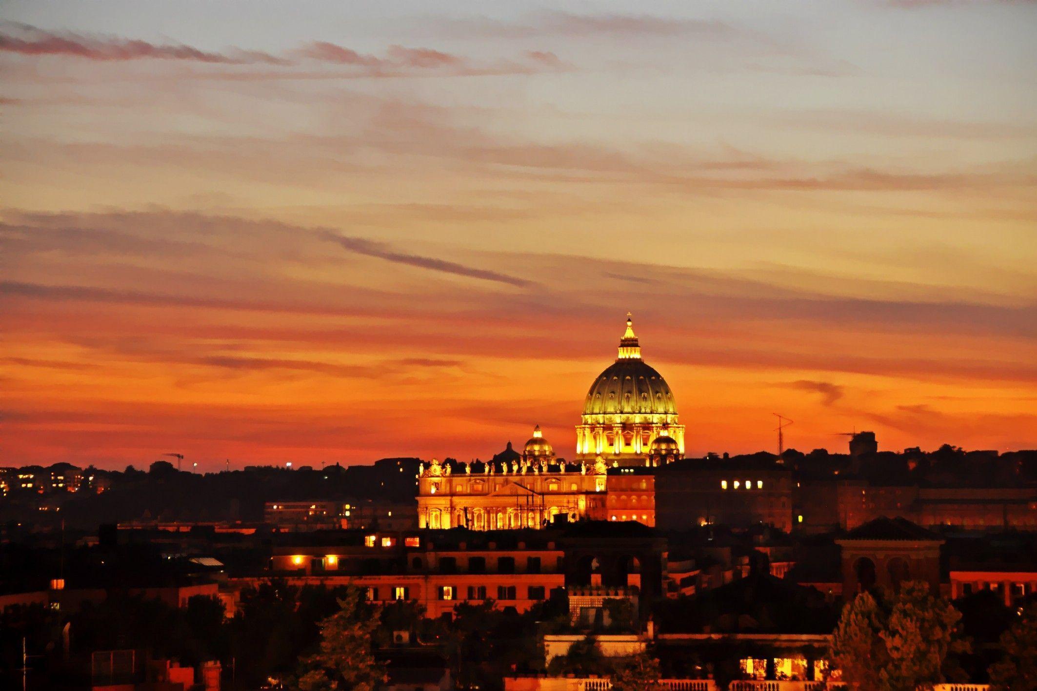 San Pietro at sunset, Villa Borghese, Piazza di Siena, Rome, Italy
