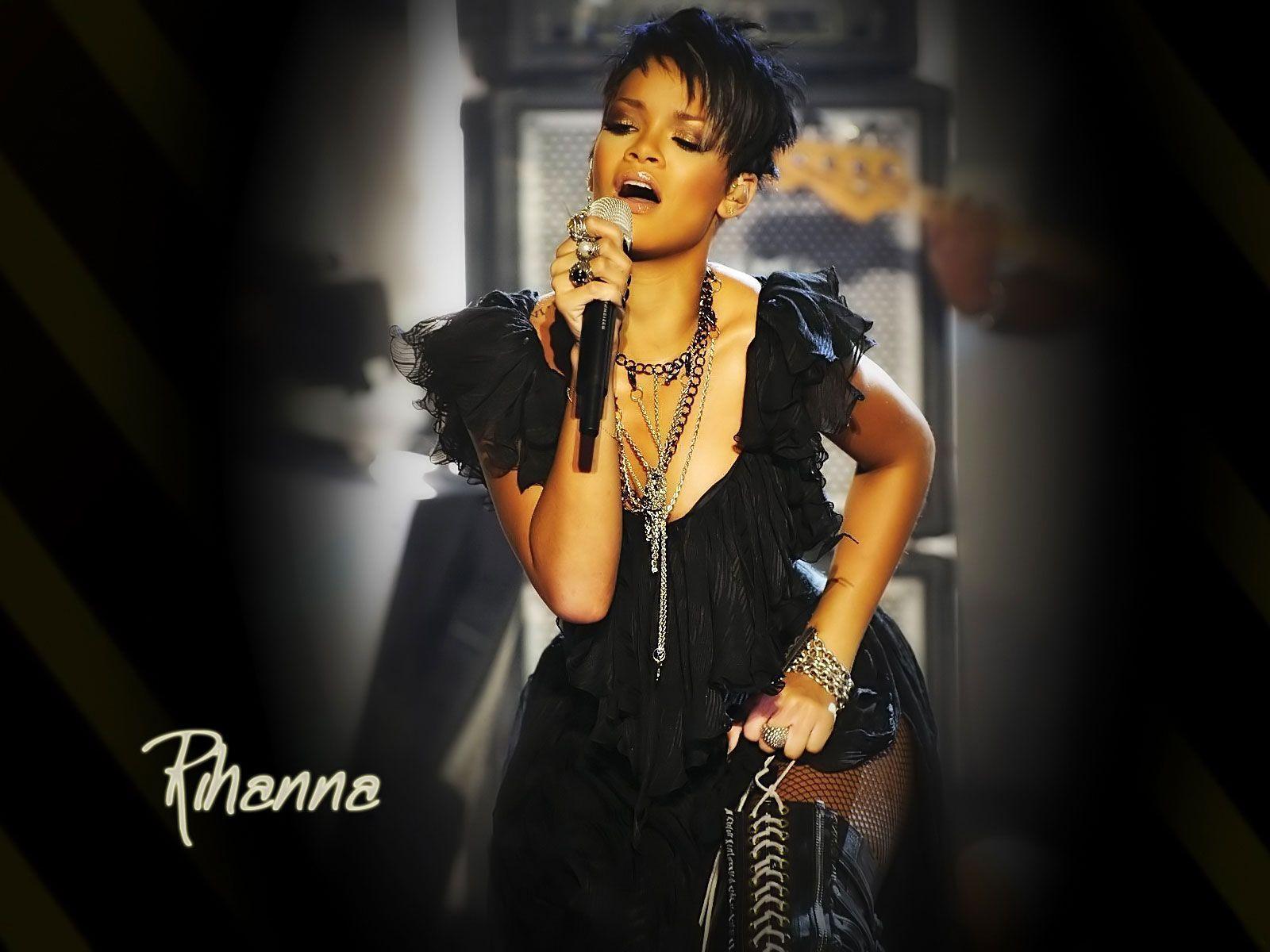 Singer Rihanna Wallpaper