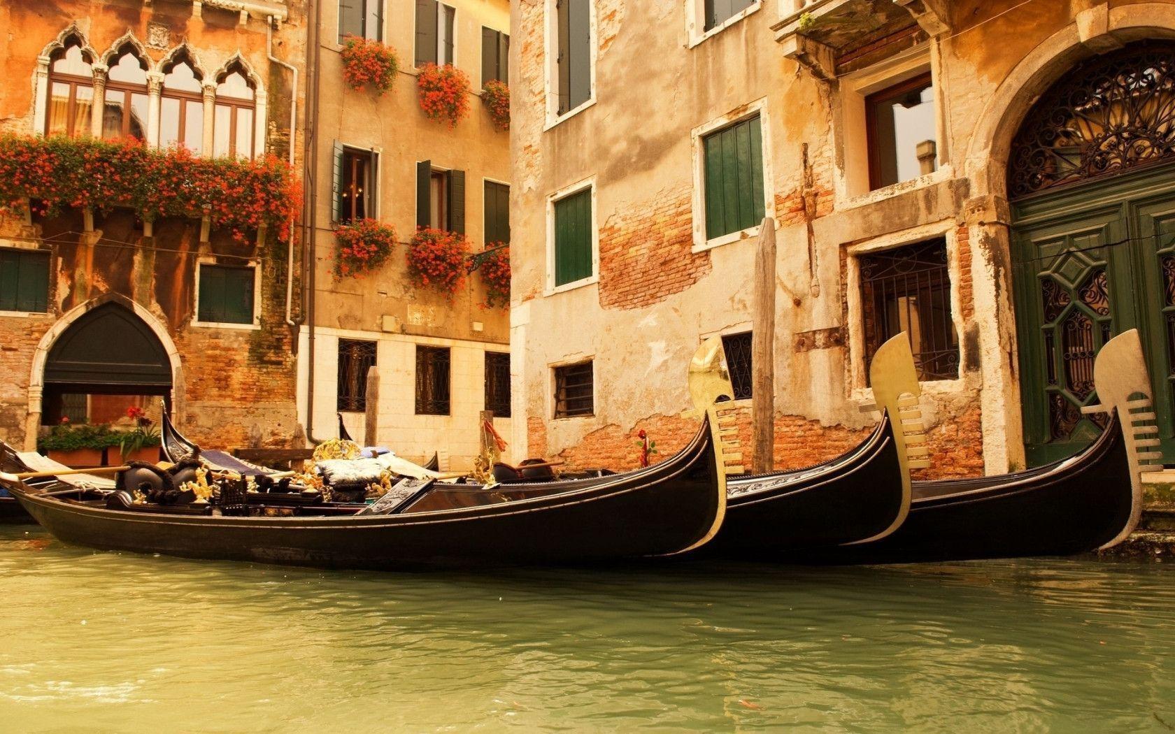 Venice Glamour widescreen wallpaper. Wide