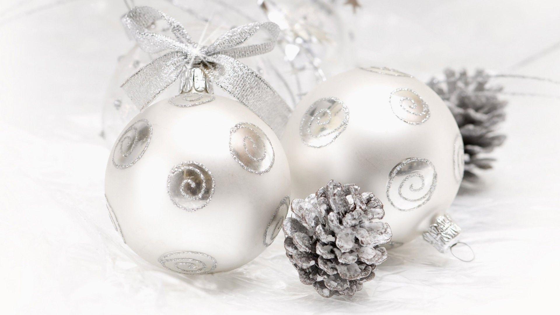Wallpapers For > White Christmas Ornament Wallpapers
