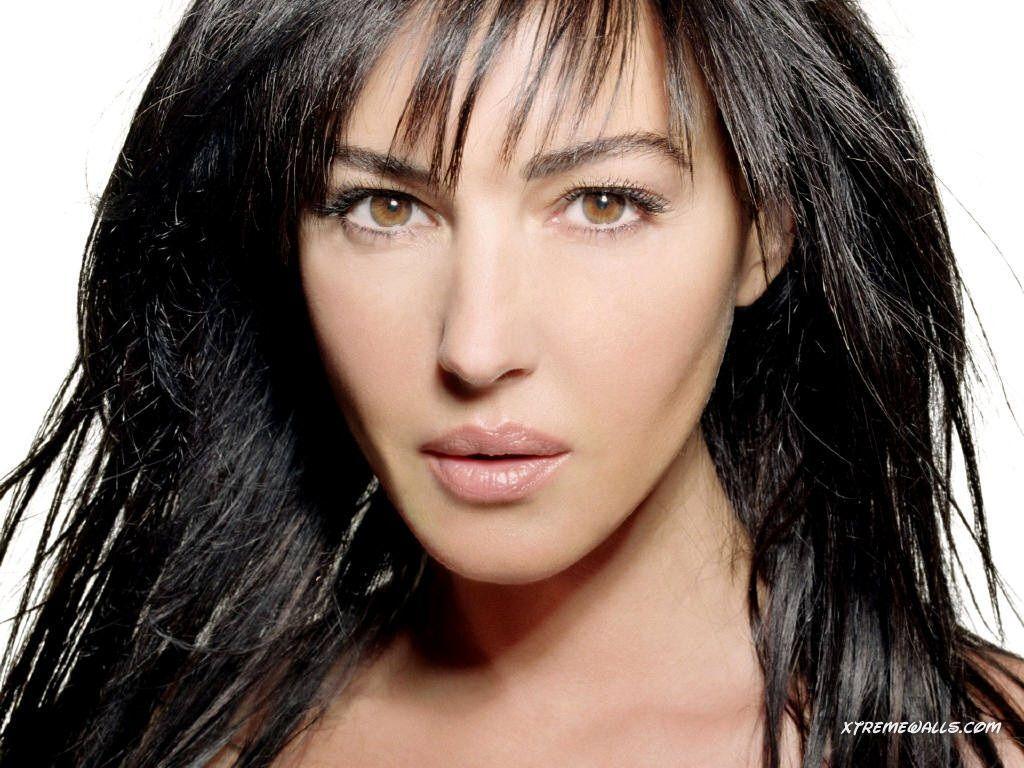 Monica Bellucci 1024x768 Wallpaper (High Resolution Picture)