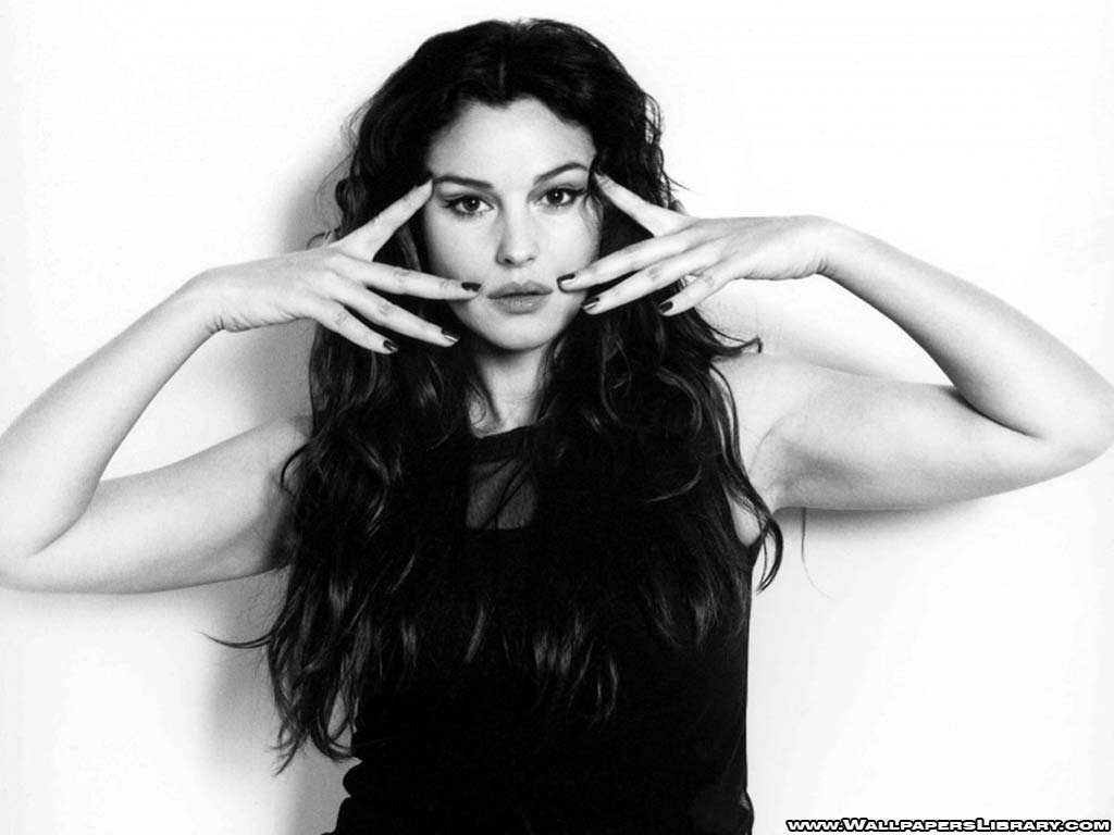 Monica bellucci wallpaper