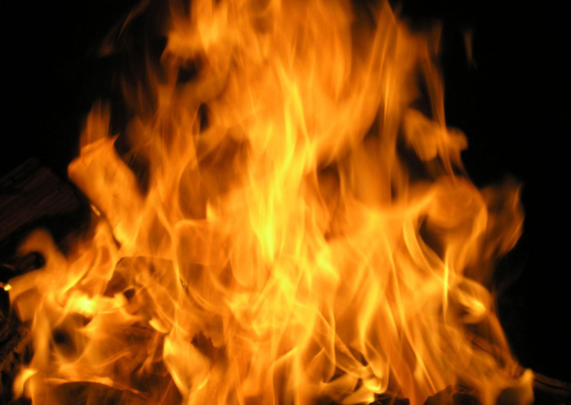 Fire flame in night free desktop background wallpaper image