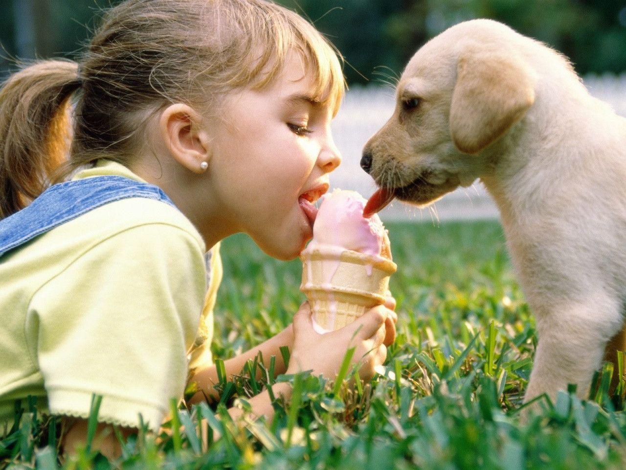 Girl and puppy desktop PC and Mac wallpaper