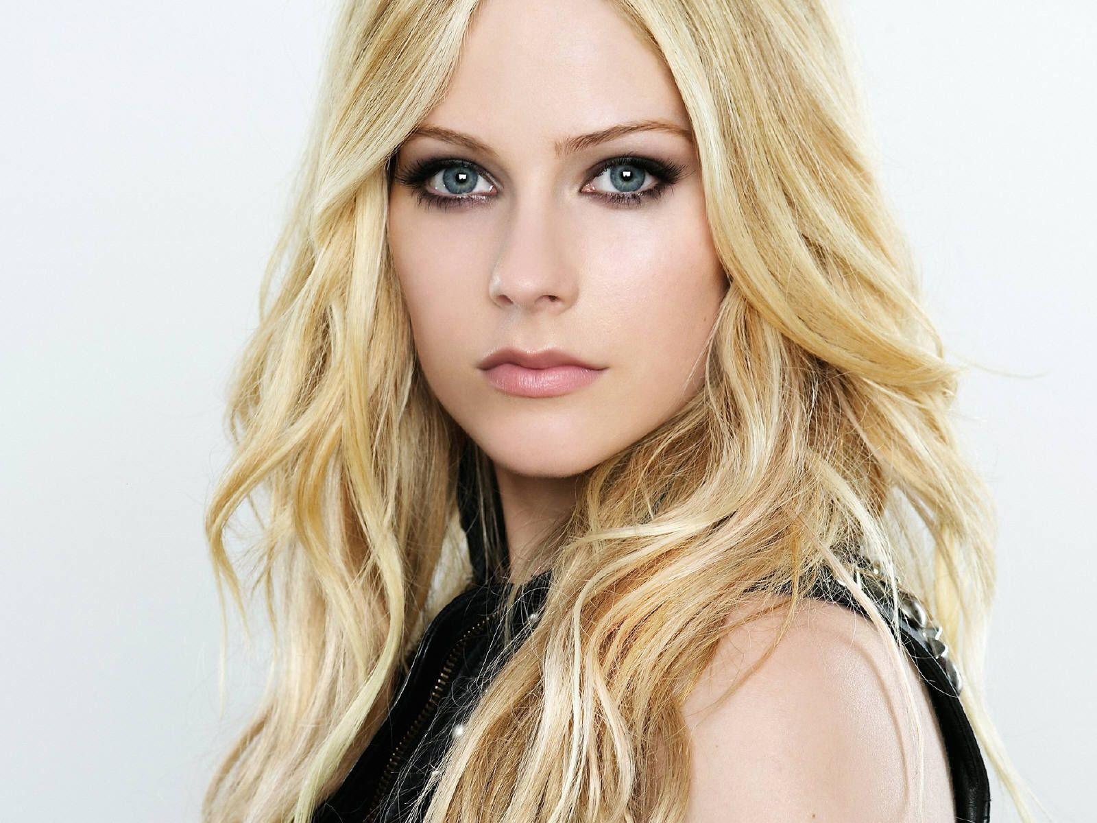 Avril Lavigne Celebrity Wallpaper