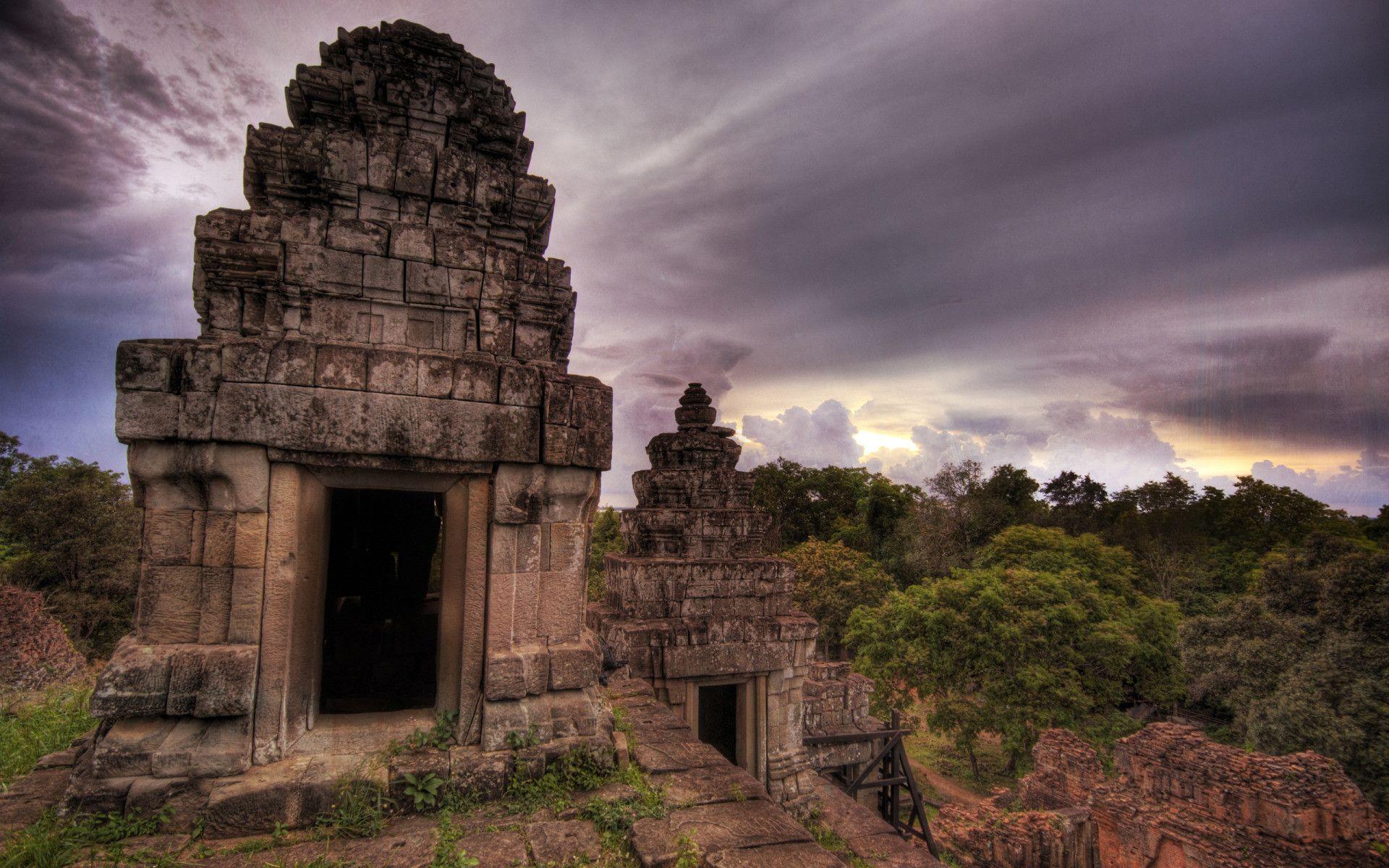 A Hilltop Temple at Sunset near Angkor Wat widescreen wallpaper