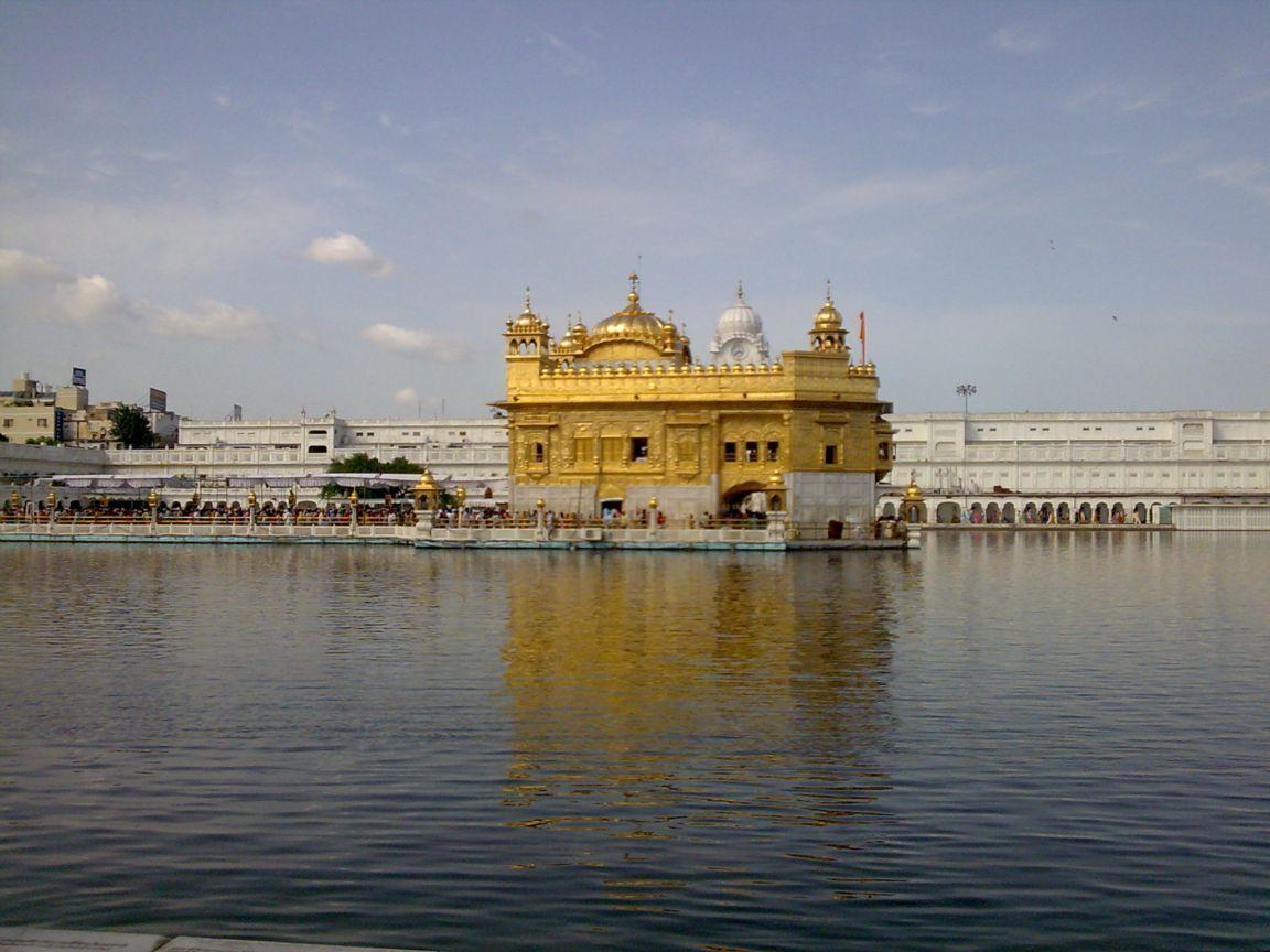 Sikhism Wallpaper Online: Golden Temple Amritsar Punjab Wallpaper