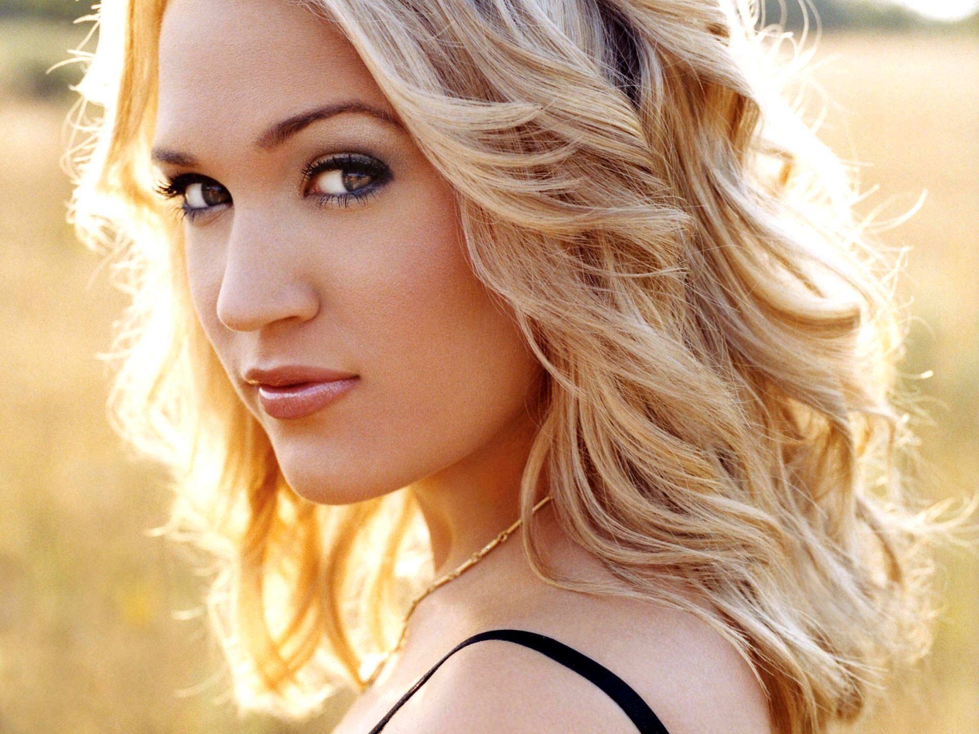 Carrie Underwood Wallpaper. Carrie Underwood Photo