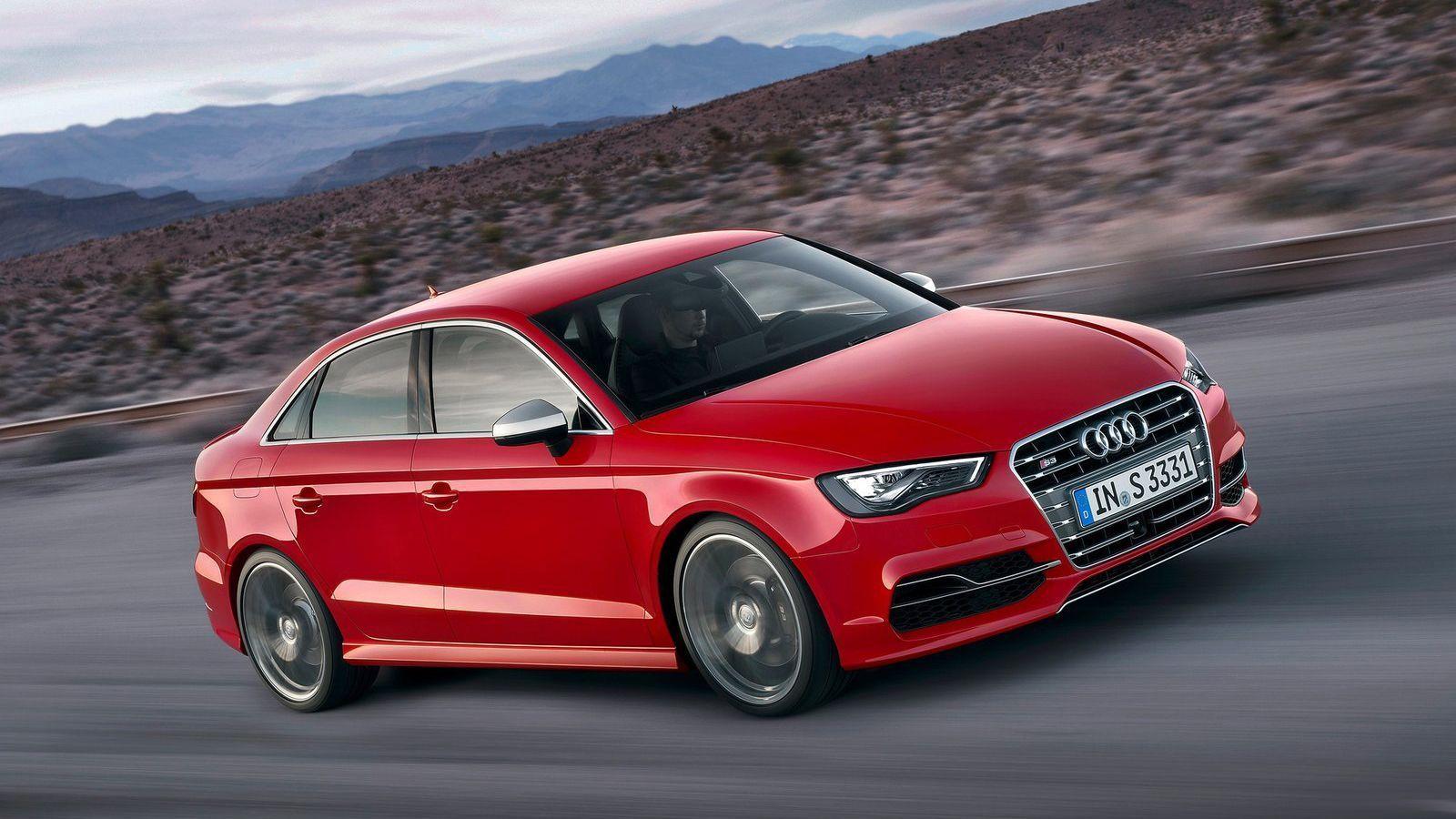 Audi S3 Sedan Quattro on 18" 2.0 Turbo 300 cv 38, 8 mkgf 250