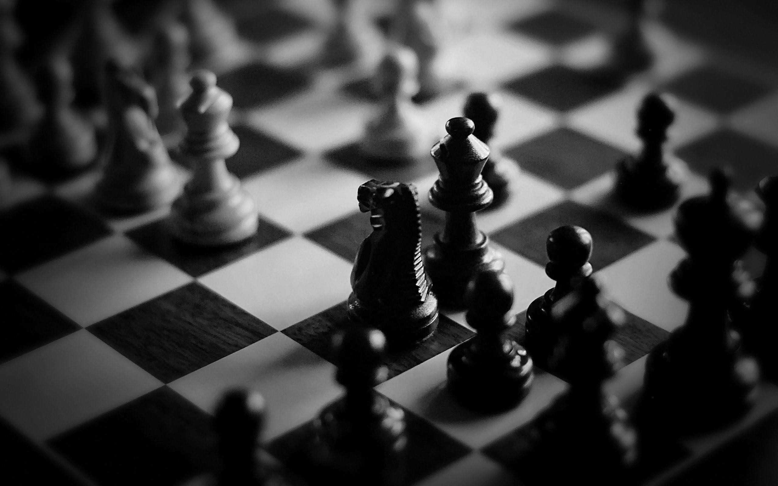Playing chess Wallpapers Download