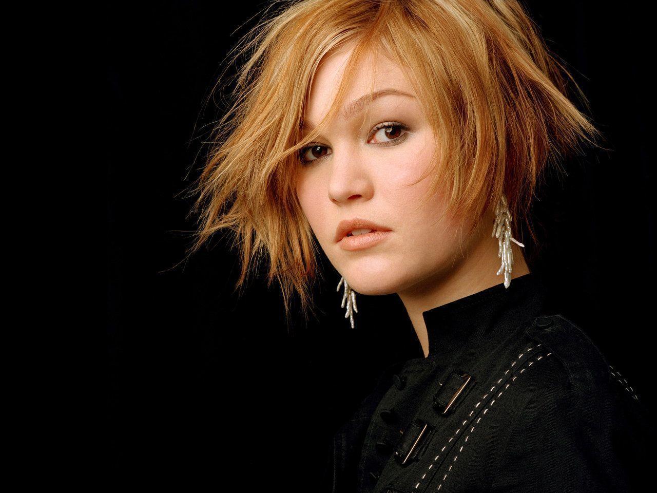 Julia Stiles Wallpaper. Celebrities Wallpaper Gallery. PC