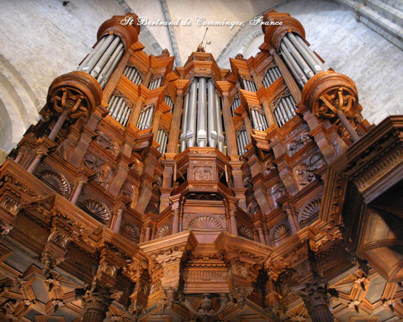 desktop picture of pipe organs