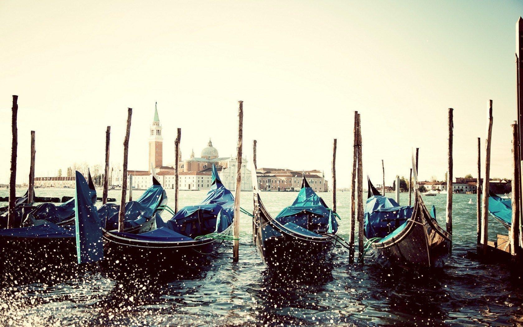 Gondolas In Venice Italy. HD Wallpaper 2015