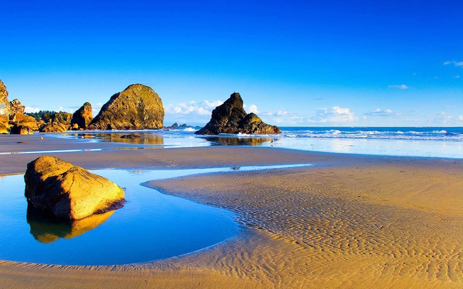 wallpaper: Rocky Beach Desktop Wallpaper