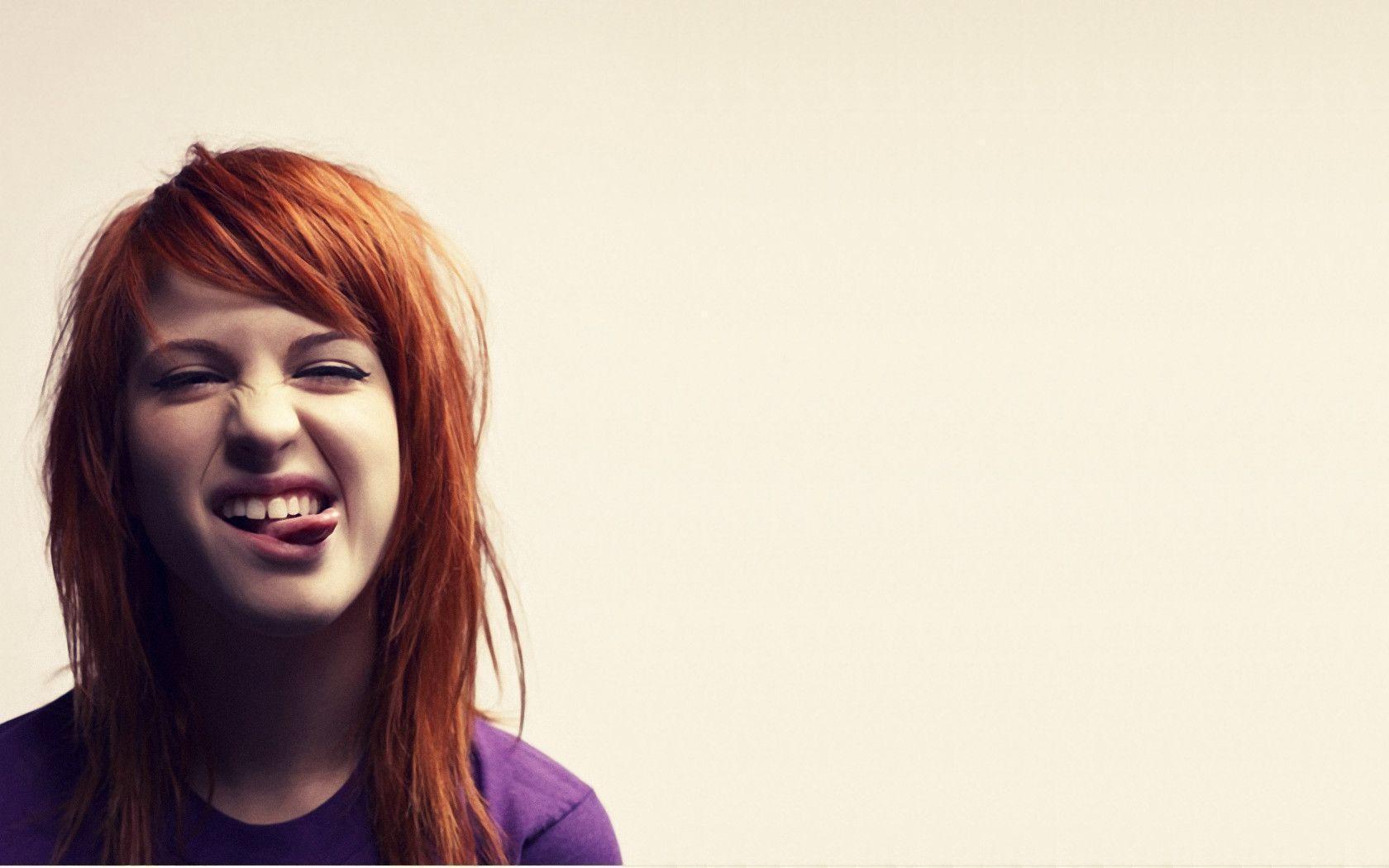 Download Hayley Williams Wallpaper 1680x1050