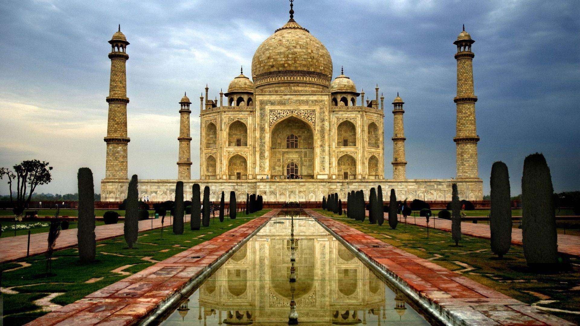 Taj Mahal in India. Bulk HD Wallpaper