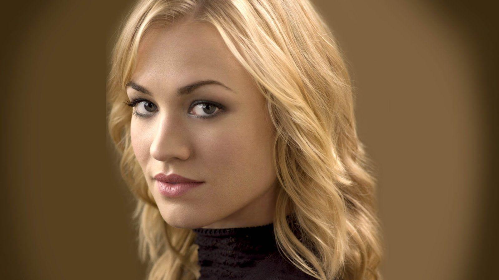 Yvonne Strahovski Wallpaper